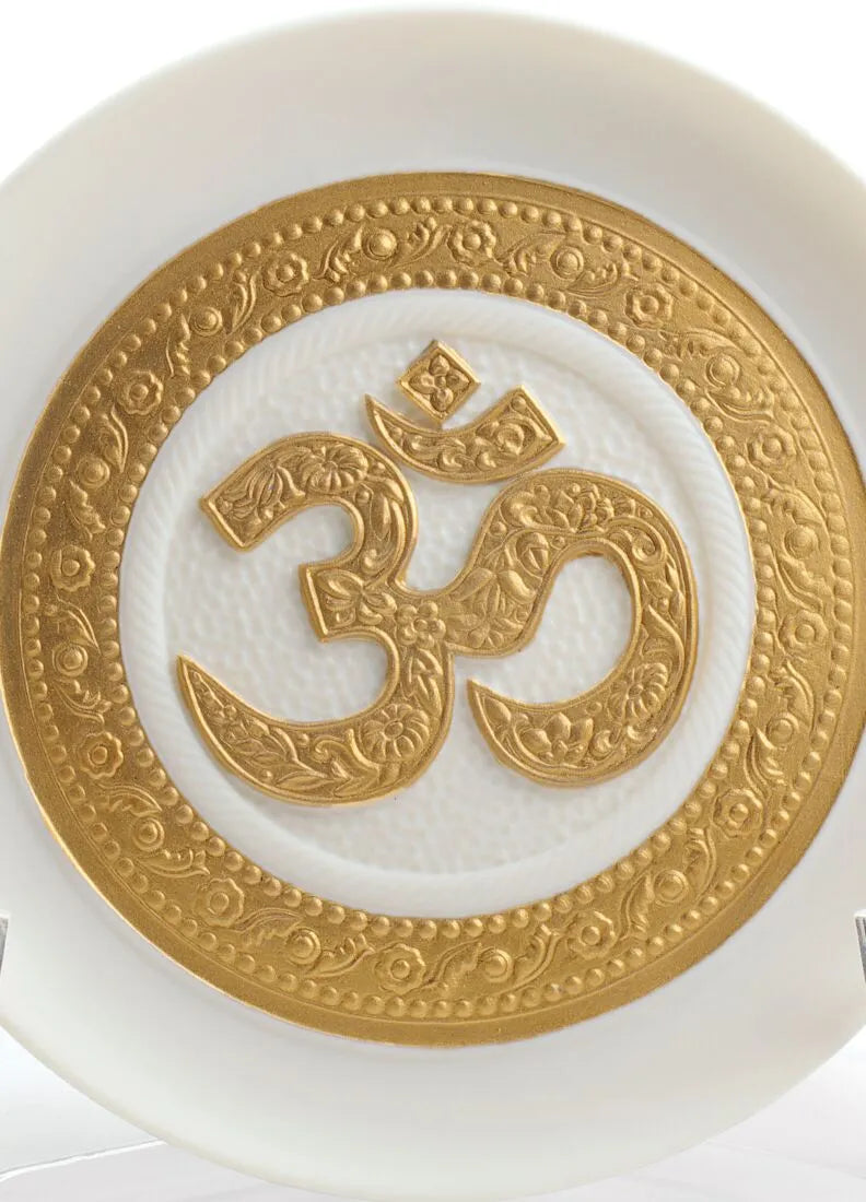 Lladro x Stoviglie: Hindu Lucky Symbol - Om Decorative Plate. Golden Lustre